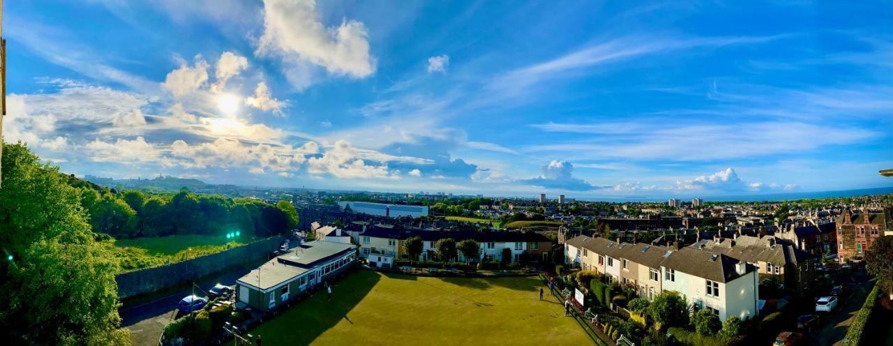 View In The Heart Of Edinburgh: Castle To Sea Édimbourg